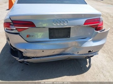 Audi A8 D4 S8 Facelifting 4.0 TFSI 520KM 2015 Audi S8 2015 Audi S8 4dr Sdn 4.0 Benzyna 520KM, zdjęcie 5