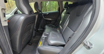 Volvo XC60 I SUV Facelifting 2.0 D3 DRIVE-E 150KM 2016 Volvo XC 60 2016R Stan bardzo dobry , wymieniony rozrzad , pelna dokumenta, zdjęcie 10