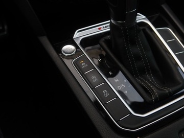 Volkswagen Arteon Fastback 2.0 TSI 280KM 2017 VW Arteon 2.0 TSI 4Motion, Salon Polska, zdjęcie 19