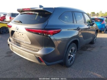 Toyota Highlander III 2023 Toyota Highlander 2023, 2,4L, 4x4, XLE, po gradobiciu 2.4 Benzyna 265KM, zdjęcie 3