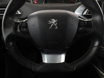 Peugeot 308 II Hatchback Facelifting 1.2 PureTech 130KM 2018 Peugeot 308 Allure automat panorama, zdjęcie 20