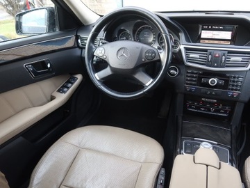 Mercedes Klasa E W212 Limuzyna 350 CDI BlueEFFICIENCY 231KM 2009 Mercedes E E 350 CDI 4MATIC, Salon Polska, 227 KM, zdjęcie 6