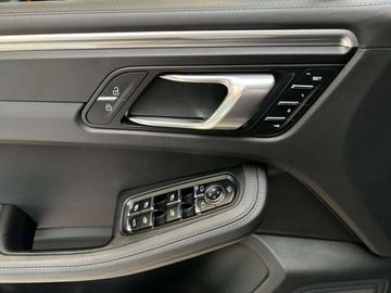 Porsche Macan SUV Facelifting II 2.0  265KM 2022 Porsche Macan Porsche Macan T, Volcano Grey Metallic, I Salon Polska, F-Va, zdjęcie 8