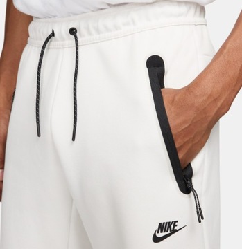 Spodnie Nike Nsw Joggers Tech DQ4312030 L-TALL