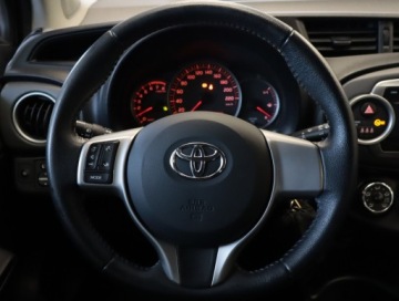 Toyota Yaris III Hatchback 5d 1.0 VVT-i 69KM 2013 Toyota Yaris 1.0 VVT-i, Salon Polska, Klima, zdjęcie 15