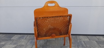 Стильная газетница с рафией, красивая для газет из рафии.