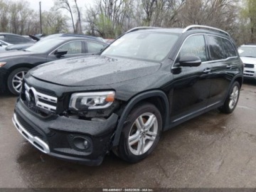 Mercedes GLB 2022 Mercedes-Benz GLB 2022 MERCEDES-BENZ GLB 250 4MATIC 2.0 Benzyna 221KM, zdjęcie 2