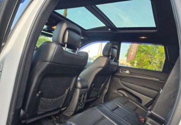 Jeep Grand Cherokee IV Terenowy Facelifting 5.7 V8 HEMI 352KM 2014 Jeep Grand Cherokee Jeep Grand Cherokee 5.7 V8 HEMI Summit 5.7 Benzyna, zdjęcie 30