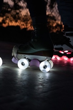 СВЕТЯЩИЕСЯ КРАСНЫЕ КОЛЕСА 76 ММ ДЛЯ РОЛИКОВ