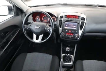 Kia Ceed I SW Facelifting 1.4 DOHC CVVT 90KM 2012 Kia Ceed 1.4 CVVT, Navi, Klima, Klimatronic, zdjęcie 6