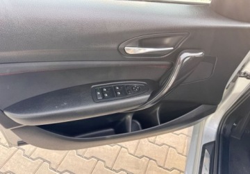 BMW Seria 1 F20-F21 Hatchback 5d Facelifting 2015 118i 136KM 2015 BMW Seria 1 Bezwypadekserwis asoxenonz NiemiecSPORT 1.6 Benzyna 136KM, zdjęcie 20