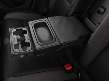 Volvo S60 II Sedan Facelifting 2.0 T4 DRIVE-E 190KM 2019 Volvo S60 R-Design automat T4 skóra navi kamera, zdjęcie 39