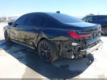BMW Seria 7 G70 2022 BMW Seria 7 740i 2022 3.0l 3.0 Benzyna 335KM, zdjęcie 3