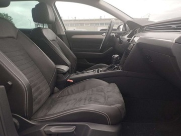 Volkswagen Passat B8 Variant Facelifting 2.0 TDI SCR 200KM 2022 Volkswagen Passat 2.0 TDI 200KM 4x4 DSG R Line Kamera Virtual Hak LED Matr, zdjęcie 23