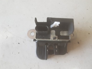 VW POLO 6R 09-14r ZAMEK KLAPY BAGAŻNIKA TYŁ 6R0827505B