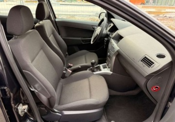 Opel Astra J Sports Tourer 1.6 Twinport ECOTEC 115KM 2010 Opel Astra LIFT 1.6i 115ps Serwisowana BezRdzy Bezwypadkowa Zadbana 1.6, zdjęcie 20