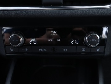 Skoda Kamiq Crossover 1.0 TSI 110KM 2022 Skoda Kamiq 1.0 TSI, Salon Polska, Serwis ASO, zdjęcie 21
