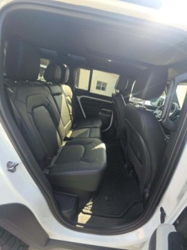 Land Rover Defender IV (L663) 2024 Land Rover Defender 110 SE 2024 5.0 Benzyna 493KM, zdjęcie 13