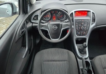 Opel Astra J Hatchback 5d Facelifting 1.6 Twinport ECOTEC 115KM 2015 Opel Astra 1.6 Benzyna 115 KM Enjoy, bezwypadkowy, VATmarza 1.6 Benzyna, zdjęcie 12