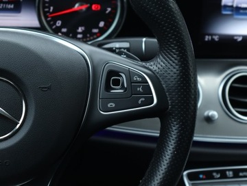 Mercedes Klasa E W213 Cabrio 2.0 200 184KM 2017 Mercedes E E 200, Salon Polska, Automat, Skóra, zdjęcie 18