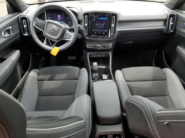 Volvo XC40 2023 Volvo XC 40 Plus 2023 2.0l 2.0 Benzyna 194KM, zdjęcie 8