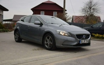 Volvo V40 II Cross Country D2 115KM 2015 Volvo V40 1.6D 2015r Navi Klima Tempomat Hak Sprowadzony 1.6 Diesel, zdjęcie 1