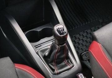 Skoda Fabia III Hatchback Facelifting 1.0 TSI 95KM 2021 Skoda Fabia Monte Carlo Pakiet Comfort, Panorama, Kamera cofania, KESSY, zdjęcie 23