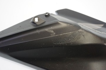 HONDA CB 125 R JC79 18-20 НАКЛАДКА ОБТЕКА ТОПЛИВНОГО БАКА ЛЕВАЯ