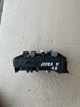 Skrzynka bezpieczników Opel astra k 39040852