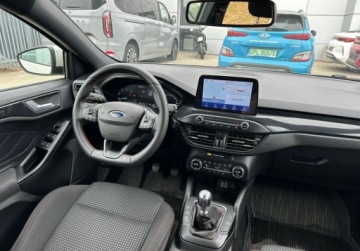 Ford Focus IV Hatchback 1.0 EcoBoost 125KM 2021 Ford Focus 1.0 ecoboost 125 KM 6MT ST-Line pakiet Parking, Winter Benzyna, zdjęcie 11