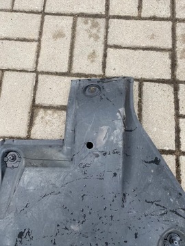КРЫШКА ПАНЕЛЬ ШАССИ ЛЕВАЯ, AUDI A1 VW 6R0825201