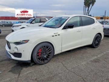 Maserati Levante 2023 Maserati Levante Modena, 2023r., 4x4, 3.0L 3.0 Benzyna 424KM