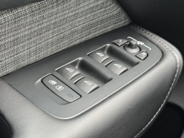 Volvo XC60 II Crossover Plug-In Facelifting 2.0 T6 350KM 2023 Volvo XC 60 T6 Plug-In | AWD | Plus Bright | FV23%, zdjęcie 31