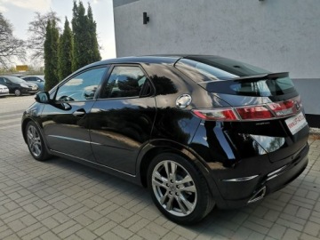 Honda Civic VIII Hatchback 3d 1.8 i-VTEC 140KM 2010 Honda Civic 1.8 I-VTEC 140KM Klimatronic Tempomat, zdjęcie 8