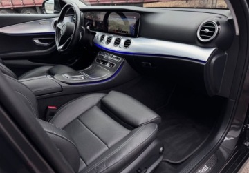 Mercedes Klasa E W213 Kombi Facelifting 2.0 E200 197KM 2021 Mercedes-Benz Klasa E Hybr 9G LIFT Full Led Skora Duza Navi Virtual Ambien, zdjęcie 24