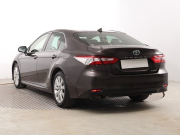 Toyota Camry IX Sedan 2.5 Hybrid Dynamic Force 218KM 2020 Toyota Camry 2.5 Hybrid, Salon Polska, zdjęcie 3