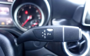 Mercedes CLA C117 Shooting Brake Facelifting 1.5 180 d 109KM 2017 Mercedes-Benz CLA 180d 109KM Automat Lopatki Zero korozji Navi Skora 1.5, zdjęcie 25