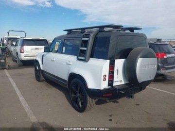 Land Rover Defender IV (L663) 2022 Land Rover Defender 110 X-Dynamic HSE 2022 3.0l 3.0 Benzyna 395KM, zdjęcie 3