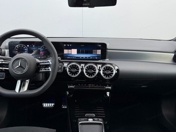 Mercedes CLA C118/X118 Coupe Facelifting 1.3 200 163KM 2025 MERCEDES-BENZ CLA 200 AMG Line Sedan 1.3 (163KM) 2025, zdjęcie 8