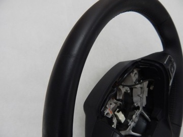 Toyota Avensis III Lift — оригинальный кожаный руль