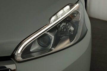 Peugeot 208 I Hatchback 5d Facelifting 1.2 PureTech 110KM 2018 Peugeot 208 1.2 PureTech, Salon Polska, zdjęcie 17