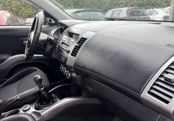 Mitsubishi Outlander II 2.0 DID DOHC 140KM 2009 Mitsubishi Outlander 4x4 7 osobowy 2.0 Diesel 140KM, zdjęcie 14