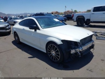 Mercedes Klasa C W205 2017 Mercedes-Benz Klasa C 2017 MERCEDES-BENZ C 300 2.0 Benzyna 241KM, zdjęcie 2