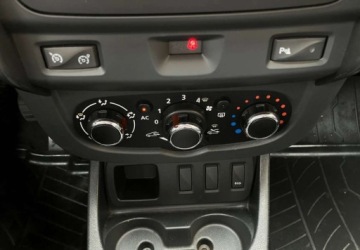 Dacia Duster I SUV Facelifting 1.2 TCe 125KM 2015 Dacia Duster Dacia Duster 1.2 TCe Prestige 1.2 Benzyna 125KM, zdjęcie 22