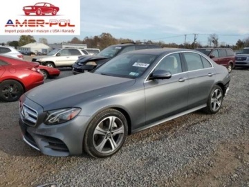 Mercedes Klasa E W213 2019 Mercedes-Benz Klasa E E300 4matic 2.0 Benzyna 241KM