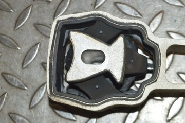 JAGUAR E-PACE 2019 PRAVÁ STRANA DRŽÁK / DRŽÁKY MOTORU