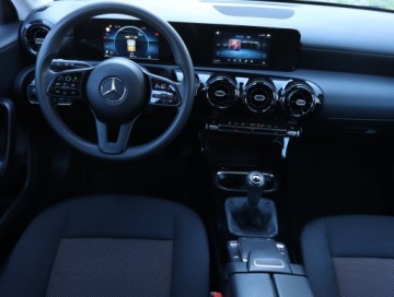 Mercedes Klasa A W177/V177 Hatchback 1.3 160 109KM 2020 Mercedes A A 160, Salon Polska, Serwis ASO, Klima, zdjęcie 6