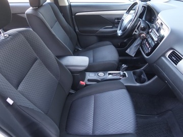 Mitsubishi Outlander III 2013 Mitsubishi Outlander 2.0, Salon Polska, zdjęcie 8