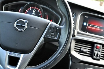 Volvo V40 II 2019 Volvo V40 2.0 T2 122KM RDesign Panorama Skóra, zdjęcie 18