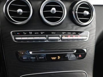 Mercedes GLC C253 SUV 2.1 220 d 170KM 2017 Mercedes GLC GLC 220 d 4MATIC, Salon Polska, zdjęcie 18